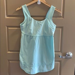 Lululemon tank top size 6 tiffany blue 💍👗